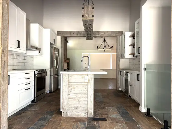 288 RIVER RD E, Wasaga Beach, ON L9Z 2L7