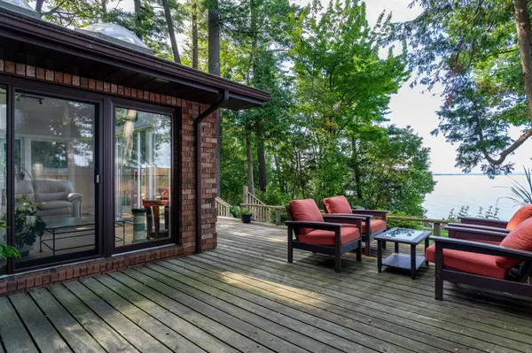 38 Willow DR, Tiny, ON L0L 1P1