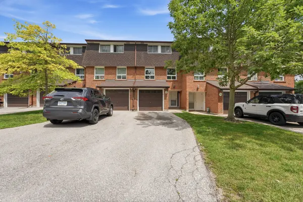 34-360 Blake ST, Barrie, ON L4M 1L3
