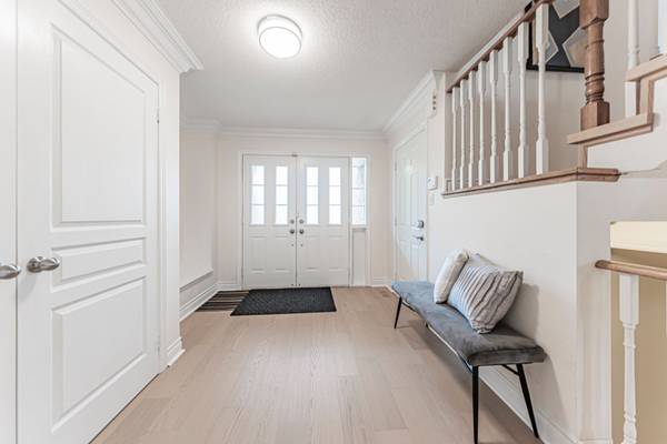 489 Ravineview WAY, Oakville, ON L6H 6T1