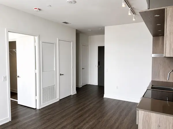 448 Burnhamthorpe RD W #5307, Mississauga, ON L5B 0R4