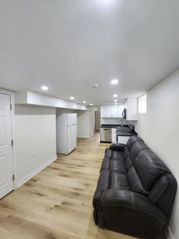 2361 Barclay RD #BASEMNET, Burlington, ON L7R 2B7