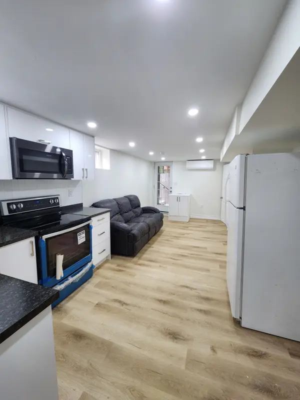 2361 Barclay RD #BASEMNET, Burlington, ON L7R 2B7