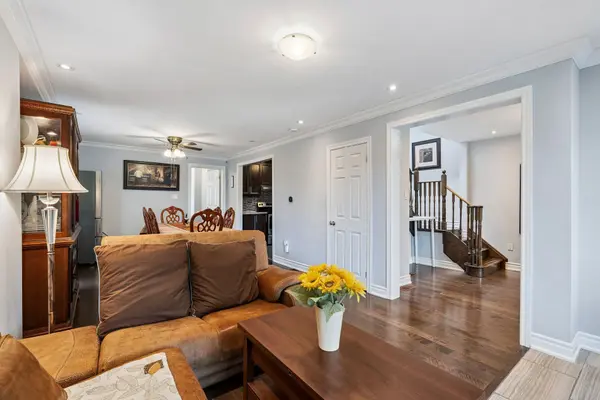 116 Seventh ST, Toronto W06, ON M8V 3B4