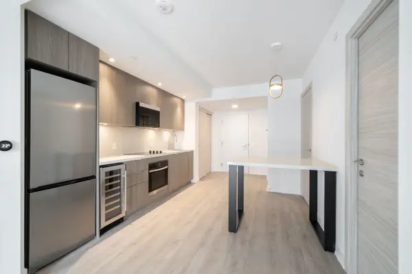 485 Perth AVE #E725, Toronto W03, ON M6N 0B9