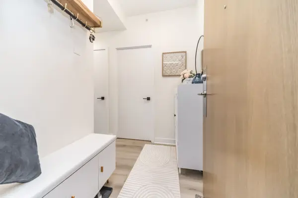 3985 Grand Park DR SE #2412, Mississauga, ON L5B 0H8