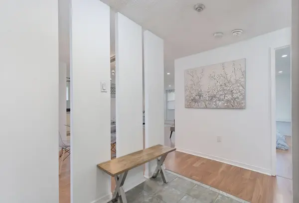 6720 Glen Erin DR #1013, Mississauga, ON L5N 3K8