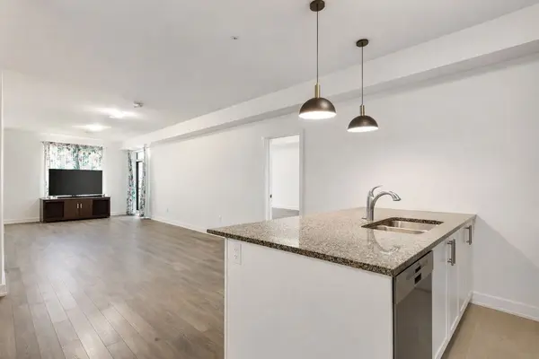 150 Oak Park BLVD #420, Oakville, ON L6H 3P2