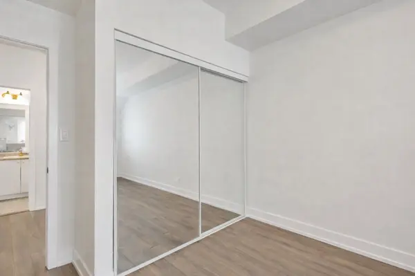150 Oak Park BLVD #420, Oakville, ON L6H 3P2