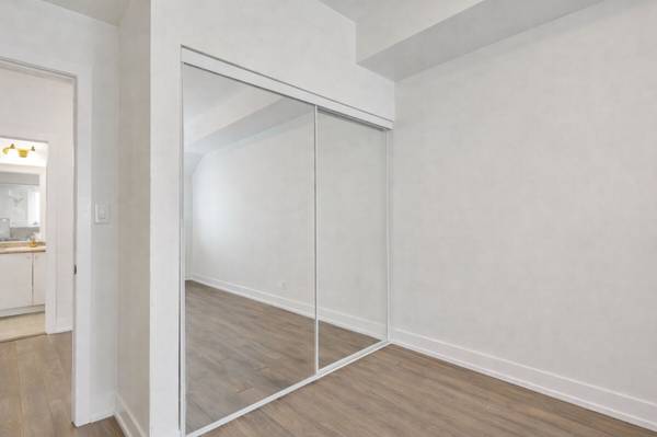 150 Oak Park BLVD #420, Oakville, ON L6H 3P2