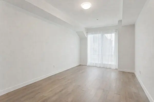 150 Oak Park BLVD #420, Oakville, ON L6H 3P2