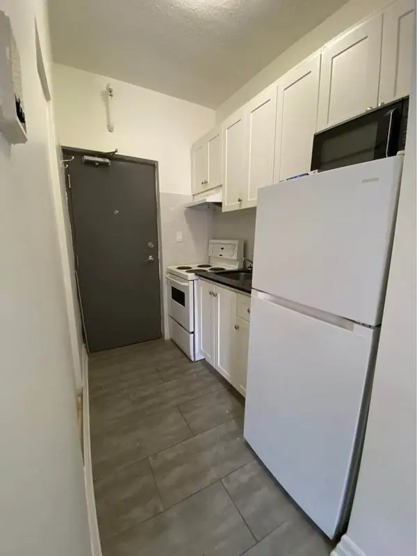 1 Triller AVE #104, Toronto W01, ON M6K 3B7