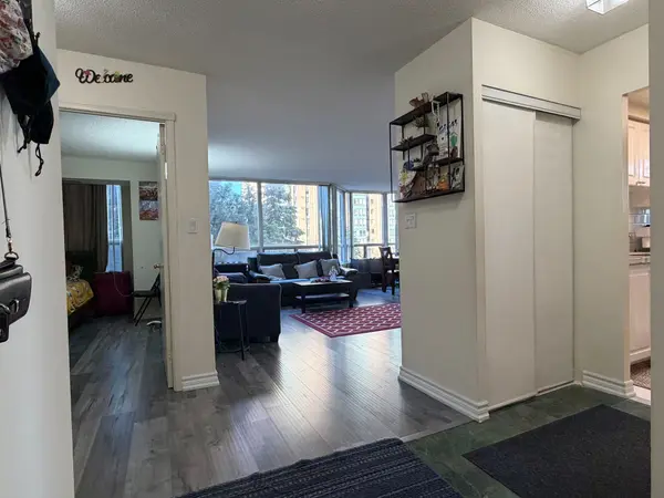 135 Hillcrest AVE #303, Mississauga, ON L5B 4B1