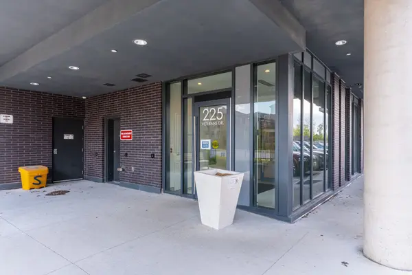 225 Veterans DR #1206, Brampton, ON L7A 5L7