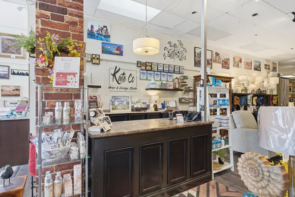 32 Kent ST, Kawartha Lakes, ON K9V 3Z6