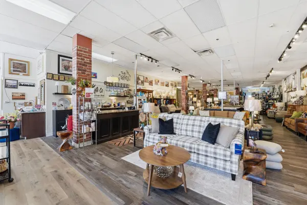 32 Kent ST, Kawartha Lakes, ON K9V 3Z6