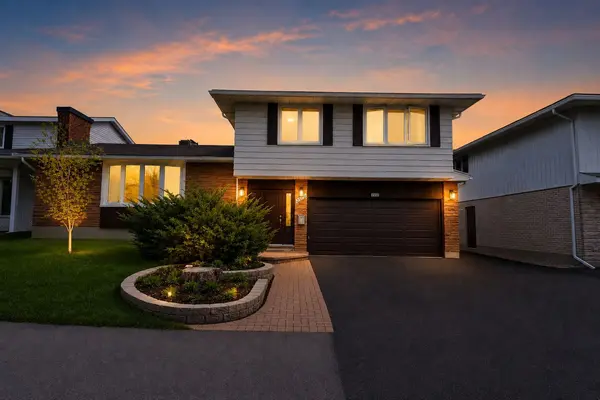 2350 Georgina DR, Britannia Heights - Queensway Terrace N And Area, ON K2B 7M5