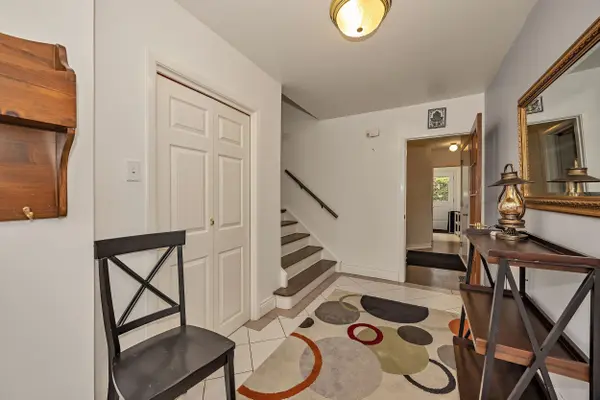2350 Georgina DR, Britannia Heights - Queensway Terrace N And Area, ON K2B 7M5