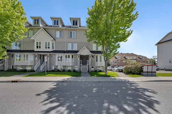 85 Cresthaven DR, Barrhaven, ON K2G 6T9