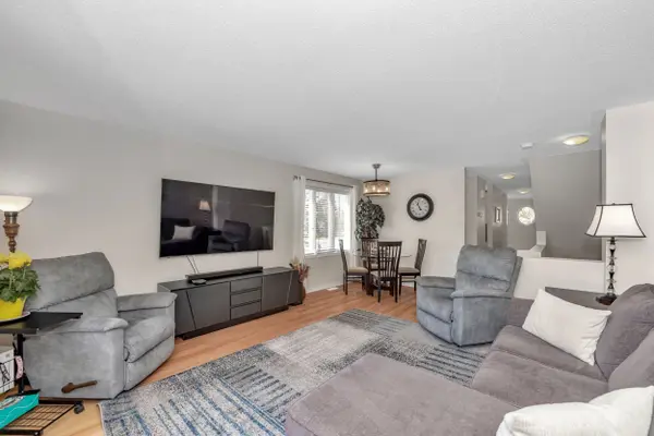85 Cresthaven DR, Barrhaven, ON K2G 6T9