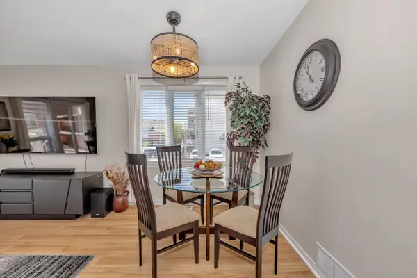85 Cresthaven DR, Barrhaven, ON K2G 6T9