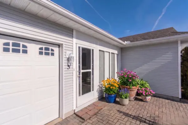 5 Cretney DR, Prince Edward County, ON K0K 3L0