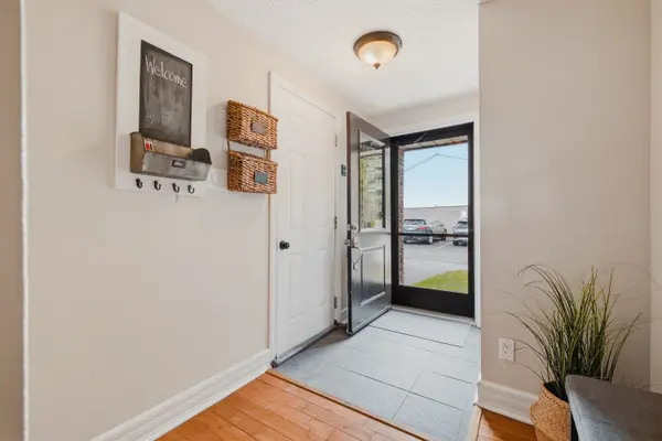 2 Worton AVE #4, Guelph, ON N1H 7C5