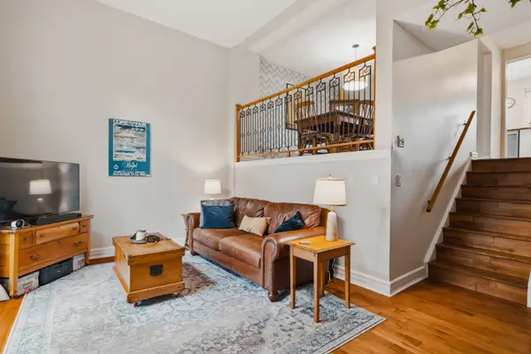 2 Worton AVE #4, Guelph, ON N1H 7C5