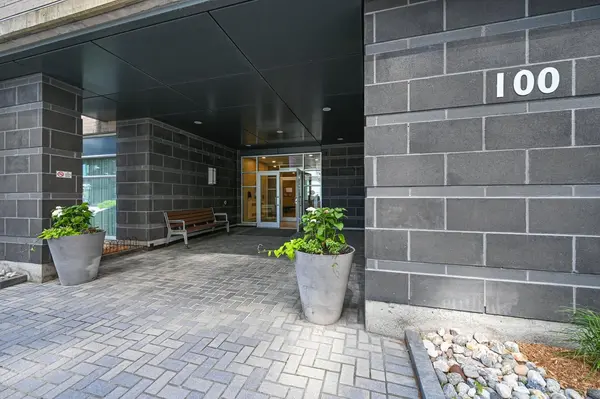 100 Champagne AVE S #903, Dows Lake - Civic Hospital And Area, ON K1S 4P4