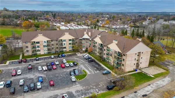 15 Hofstetter AVE #318, Kitchener, ON N2A 3Z7