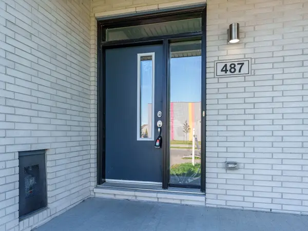 487 COPE DR, Kanata, ON K2S 1B6
