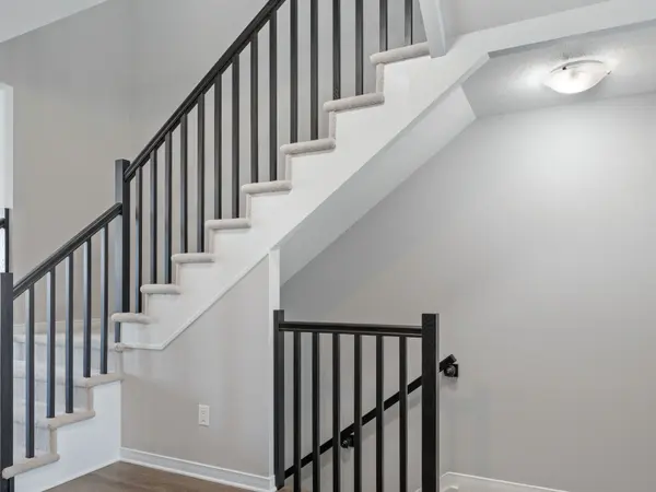 487 COPE DR, Kanata, ON K2S 1B6