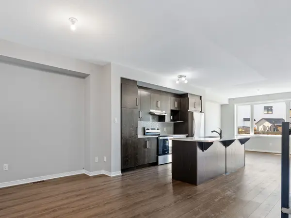 487 COPE DR, Kanata, ON K2S 1B6