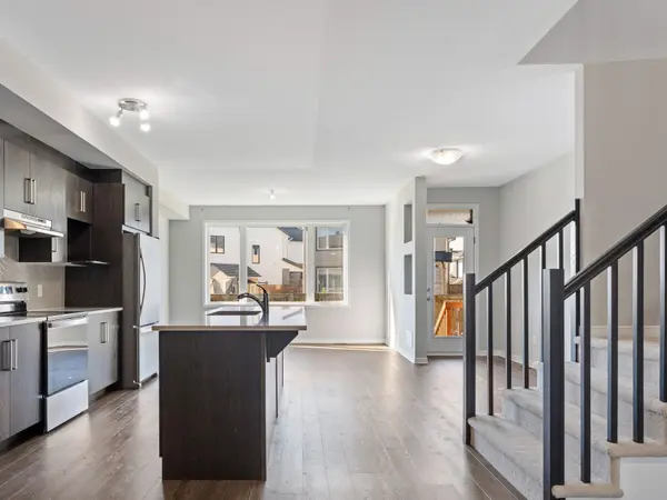 487 COPE DR, Kanata, ON K2S 1B6