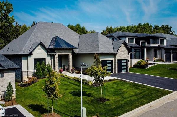 11 Black Willow CT, Hamilton, ON L0R 1R0