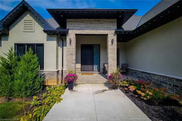 11 Black Willow CT, Hamilton, ON L0R 1R0