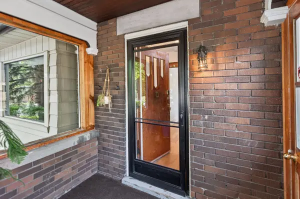 98 Roger ST, Waterloo, ON N2J 1A5