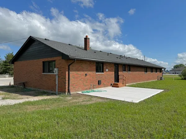 101 Broadway ST, Lambton Shores, ON N0N 0A6