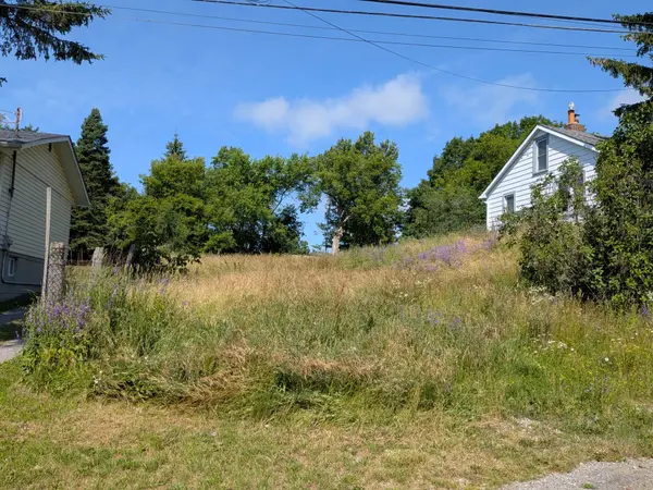 20 Shaw ST, Kingston, ON K7K 4Y4