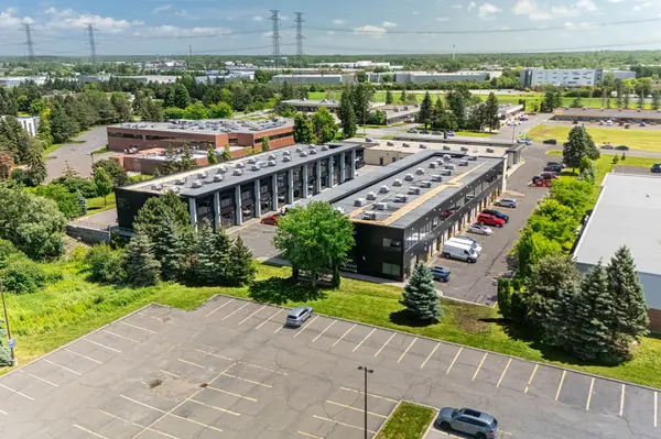 2310 St Laurent BLVD #307-308, Hunt Club - South Keys And Area, ON K1G 5H9