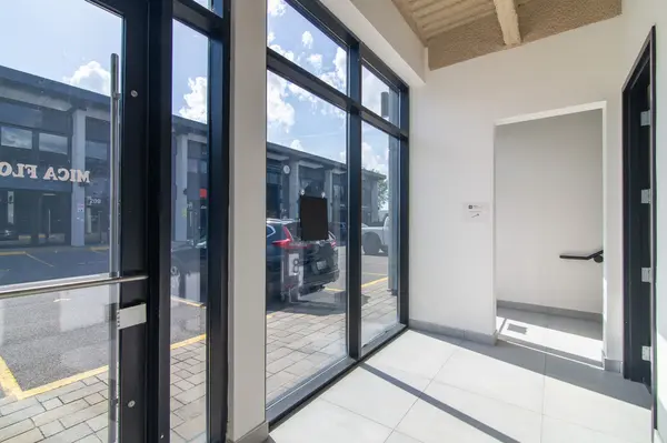 2310 St Laurent BLVD #307-308, Hunt Club - South Keys And Area, ON K1G 5H9
