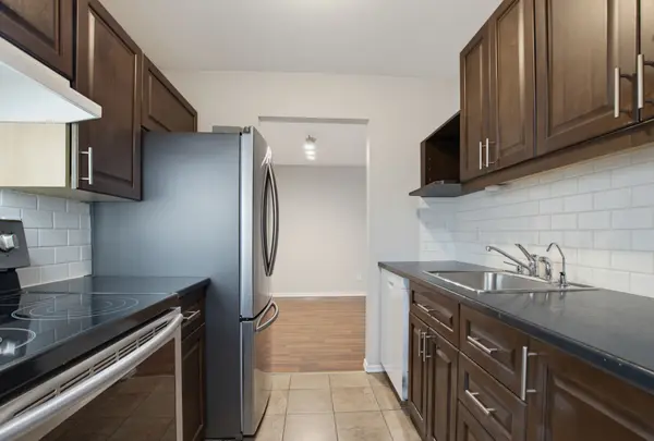 144 Conway DR #106, London South, ON N6E 3N3