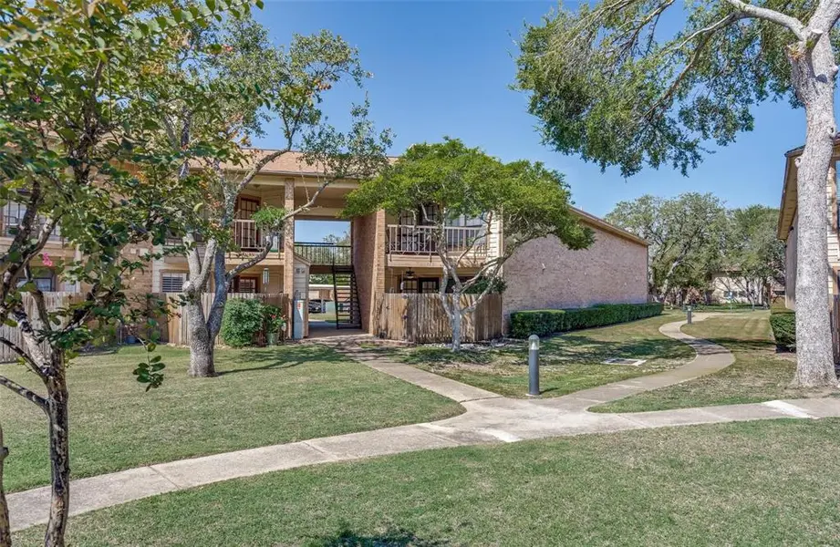 16301 Ledgemont Lane #262, Addison, TX 75001