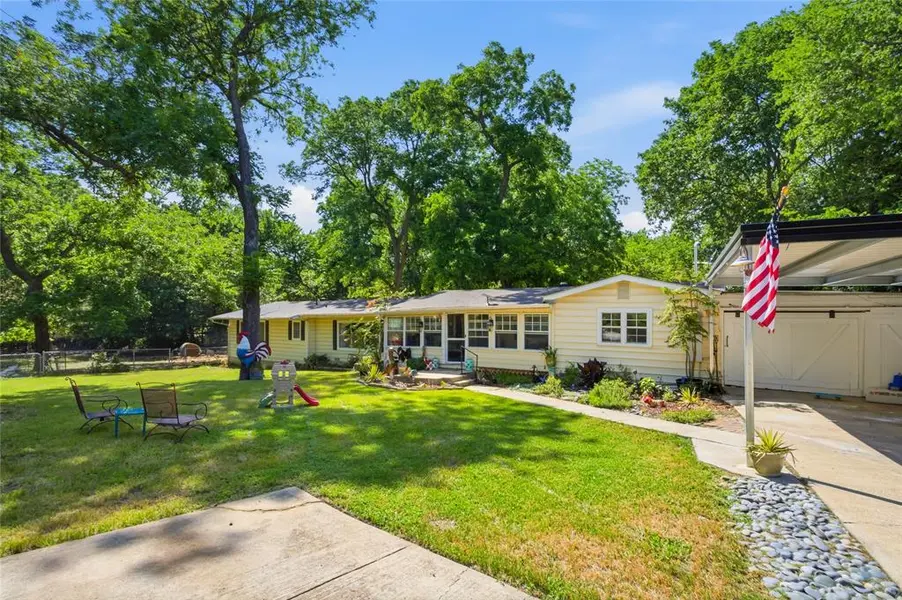 1641 Ben Davis Drive, Garland, TX 75040
