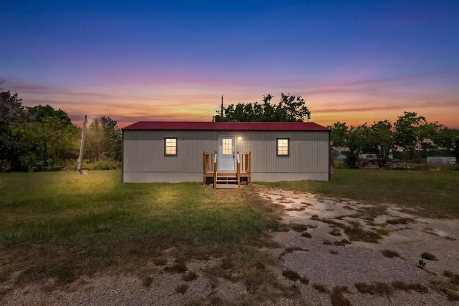 1657 E 2nd Street, Cleburne, TX 76031