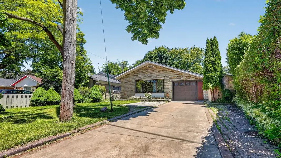8 Bonnechere CRES, Toronto E09, ON M1K 4Y8