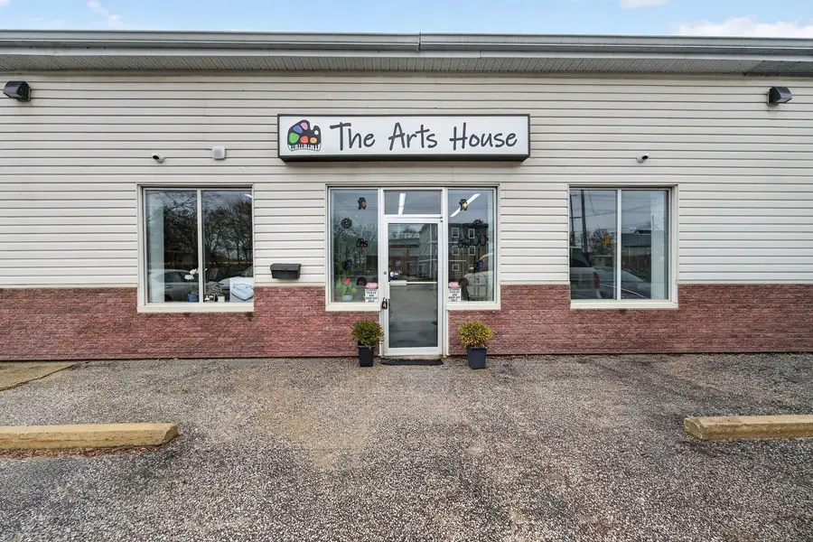 250 Innisfil ST #3, Barrie, ON L4N 4K4