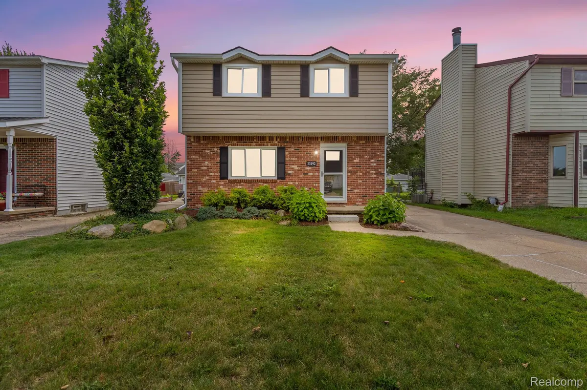 23192 ELMIRA ST, Clinton Twp, MI 48035