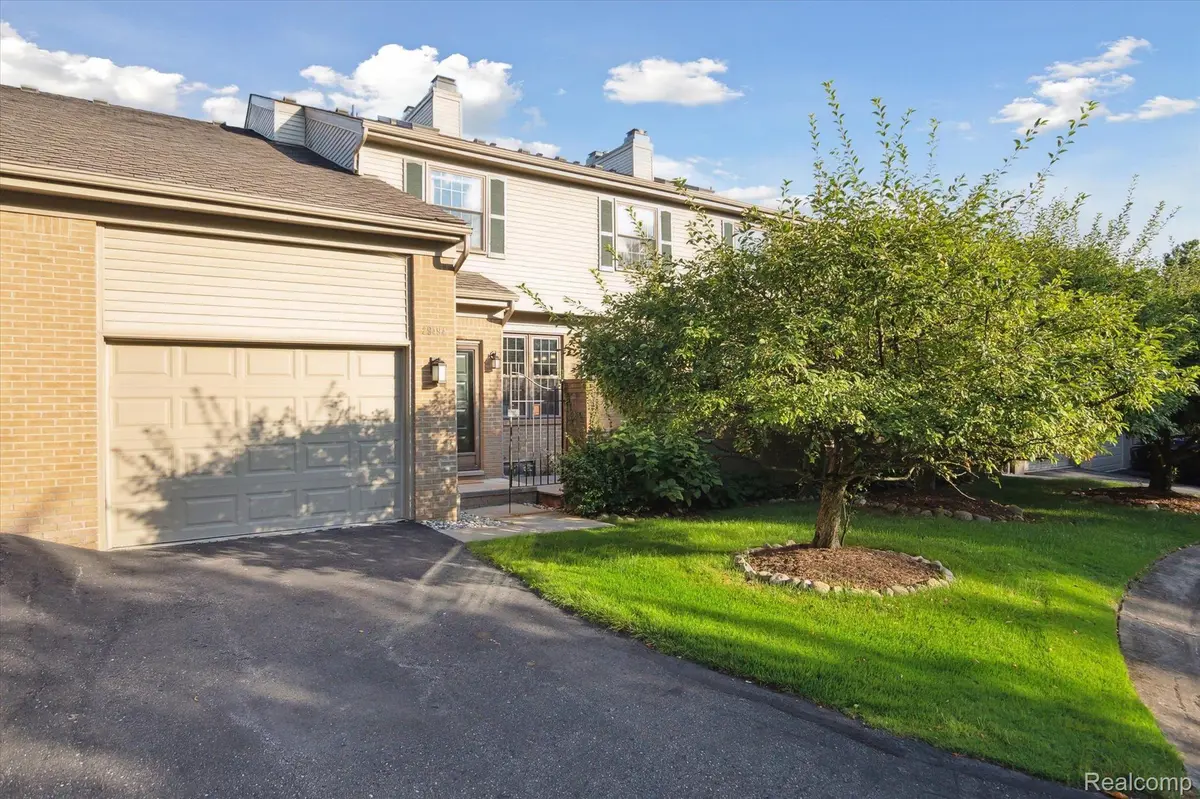 29494 BEAU RDG, Farmington Hills, MI 48331