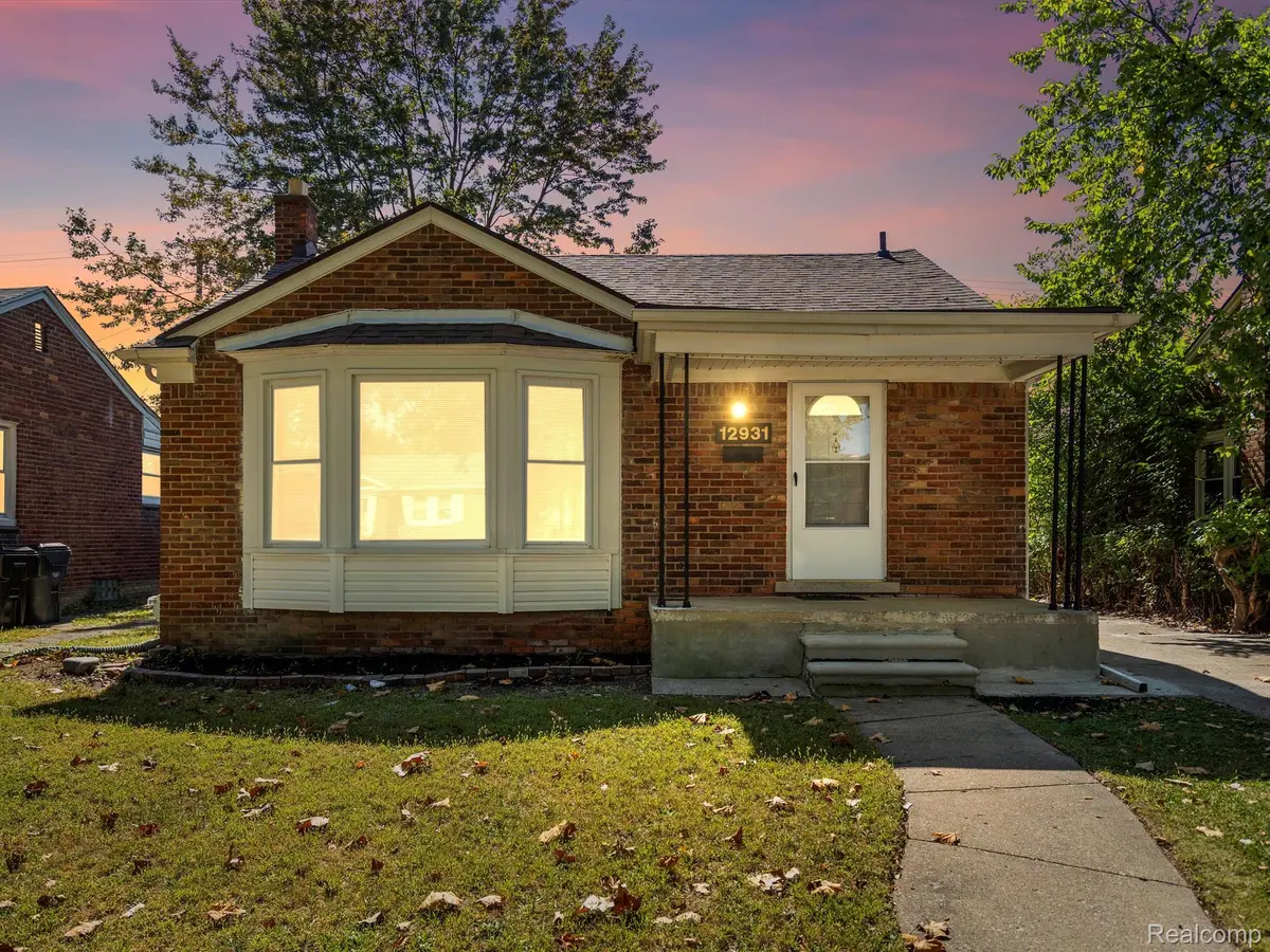 12931 ROSEMARY BLVD, Oak Park, MI 48237